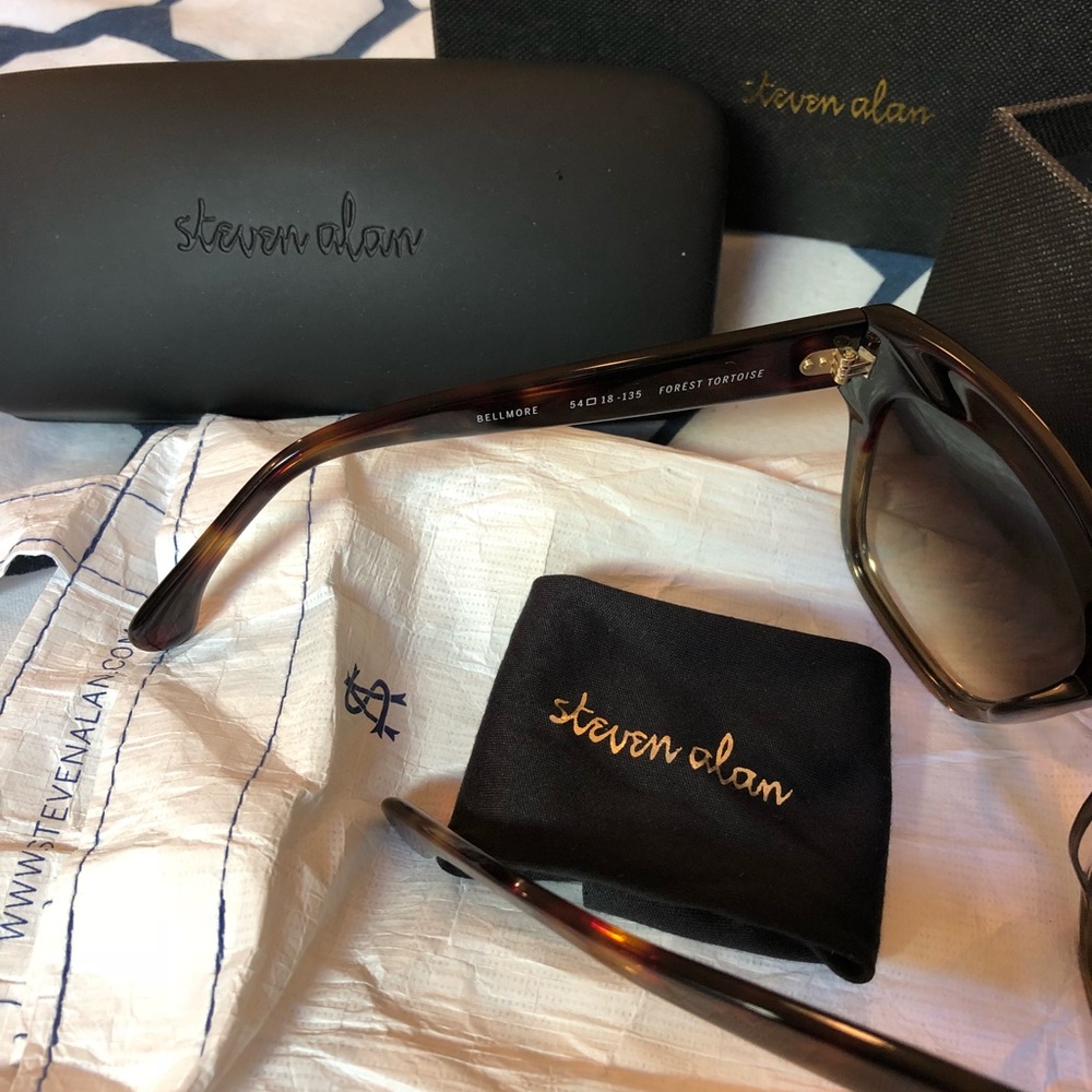 Mint Condition Sunglasses - image 2